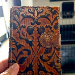 Passport holder, Patricia Nash